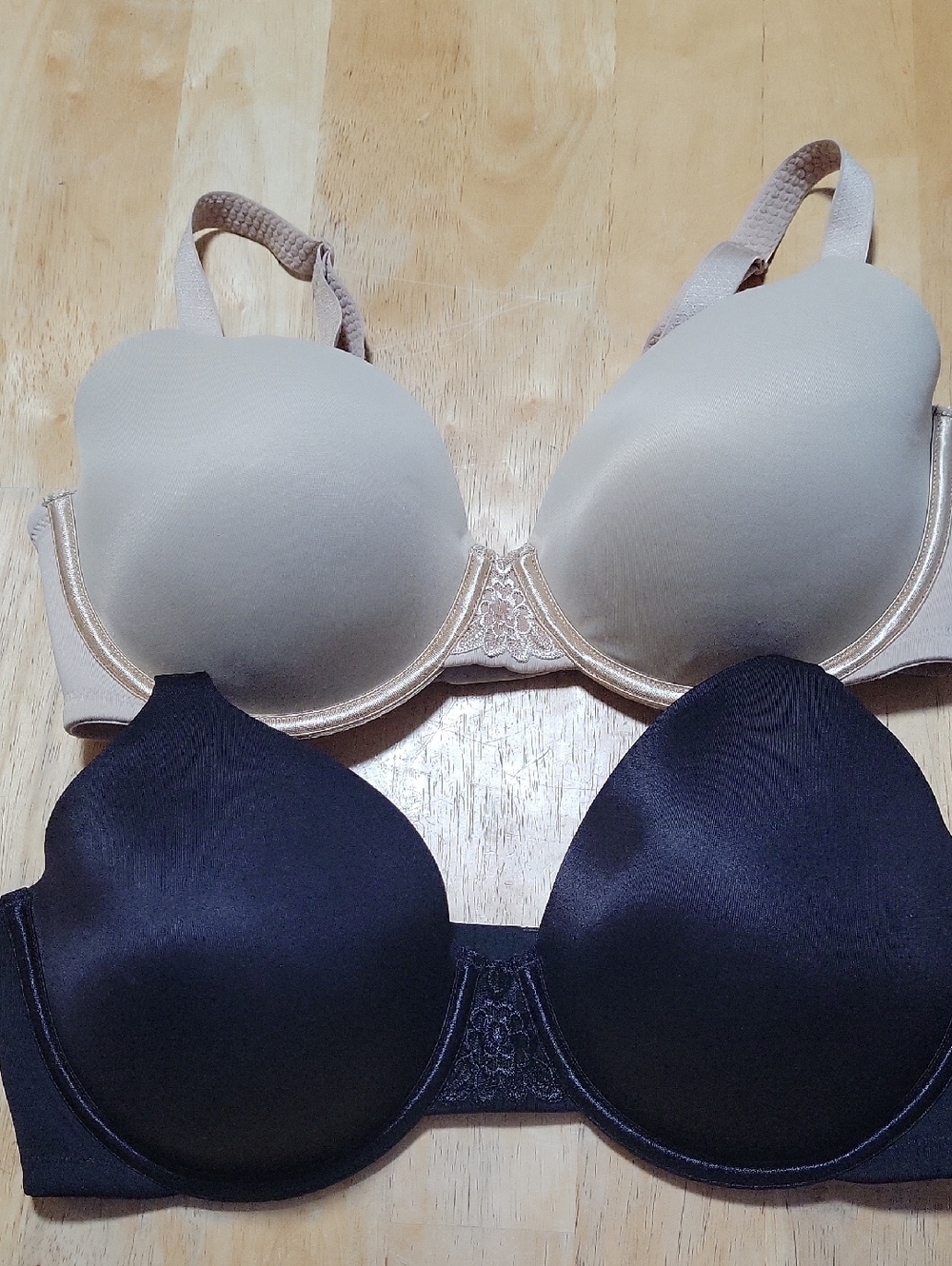 Set Of 2 Vanity Fair Beauty Back Full Coverage Bras 36D - Picture 4 of 12